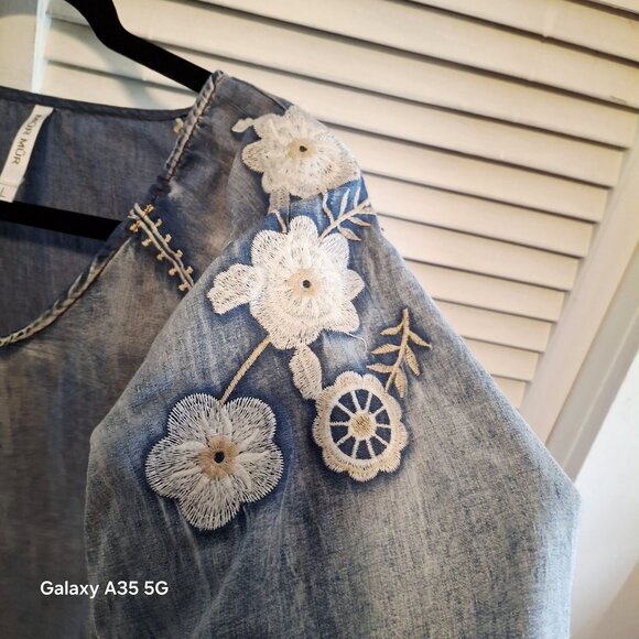 Mur Mur Embroidered Peasant Top Floral Denim Shirt Top Women Boho Chambray Women - Picture 4 of 6